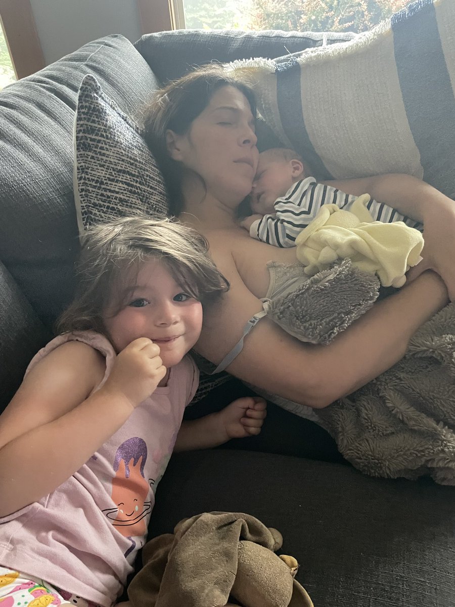 3 showers in 4 weeks, one tiny human or the other on top of me 20+ hours a day (with no AC in our house), have to arrange it with another adult to use washroom, can’t remember to eat or drink, and am constantly leaking from some part of body. Gotta love the newborn phase 😅❤️