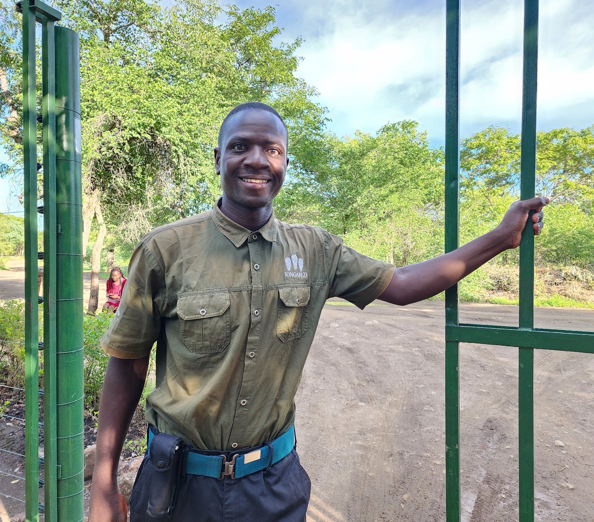 With this kind of experience, we know our guests are in safe hands with Adrian Sianjobo🦏Before he joined Tongabezi as a security officer, Adrian used to safeguard one of our most vulnerable mammals - the rhino!