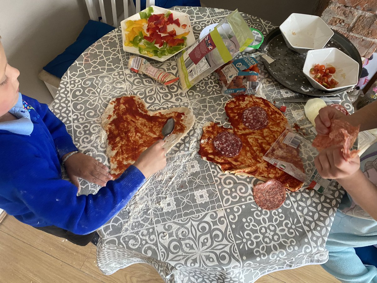 xxCharlottexx tweet media