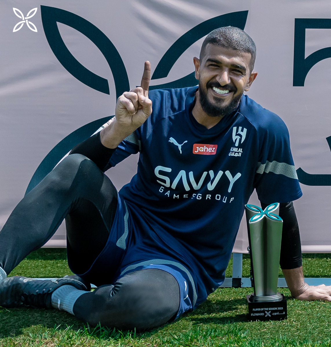 baytAlhilal's tweet photo. 🚨| عبدالله المعيوف يفوز بجائزة افضل لاعب هلالي خلال الموسم الماضي مقدمه من فلاورد  🥳💙. https://t.co/8PMFJYMYNa