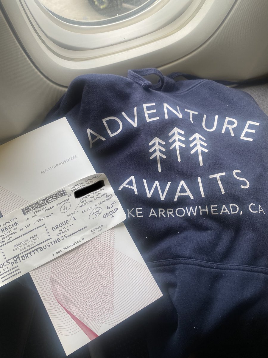 PalluAgs's tweet photo. thank you @AmericanAir for the upgrade! looking forward to going home after 2.5 months on the road.
hopefully I make my connection - really want to get home today🤞🏾
#RoadWarrior #AmericanAir #KanderWorldTour #HomeSweetHome #Delayed #TightConnection https://t.co/9OTWIsVfOZ