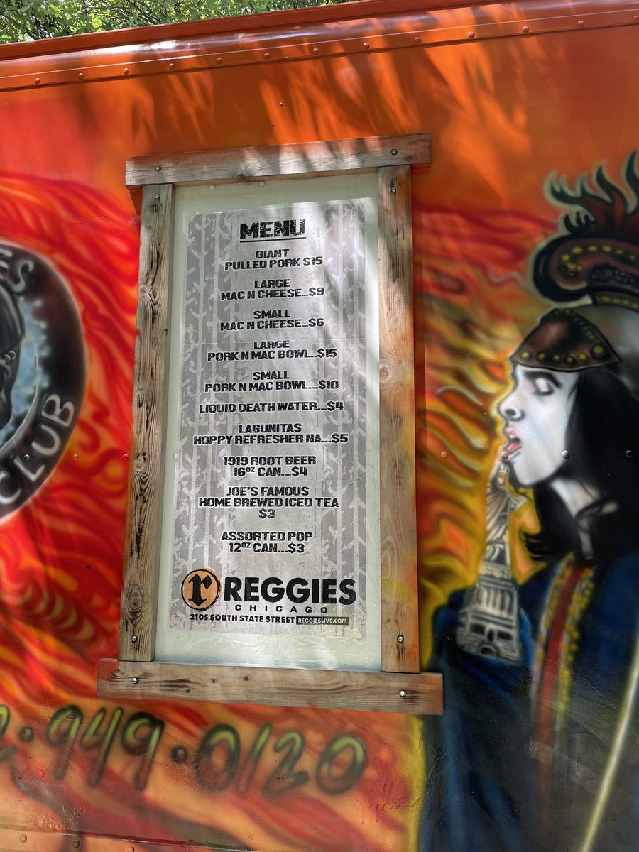 UChicago Eats (@uchicagoeats) on Twitter photo ⚠️NEW FOOD TRUCK ALERT! Reggies Chicago (<a href="/reggieslive/">Reggies</a>) is the newest #FoodTruck on Ellis Ave. their menu includes a Giant Pulled Pork, varying sizes (and styles) of Mac & Cheese, and a Home Brewed Iced Tea! 🚚
#UChicagoEats ⚠️NEW FOOD TRUCK ALERT! Reggies Chicago (<a href="/reggieslive/">Reggies</a>) is the newest #FoodTruck on Ellis Ave. their menu includes a Giant Pulled Pork, varying sizes (and styles) of Mac & Cheese, and a Home Brewed Iced Tea! 🚚
#UChicagoEats