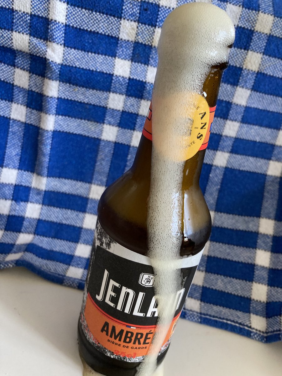 SeverineAvisse's tweet photo. #dansmalucarne #instantbiere #beer #jenlain Quand même ta bière souffre de la chaleur !!! #coupdechaud https://t.co/Kjzh912DJl