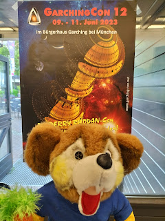 alemaopazeamor's tweet photo. PERRY RHODAN-Stammtisch Mannheim:
Unterwegs mit Gucky 44
Zeit mag relativ sein, auch für einen (relativ) unsterblichen Mausbiber wie mich. Dennoch war die Pause bis zum zwölften GarchingCon schon arg lang...
#PerryRhodan #perryrhodancon #garchingcon
https://t.co/mtsUVnS7ta https://t.co/fxpotXWesu