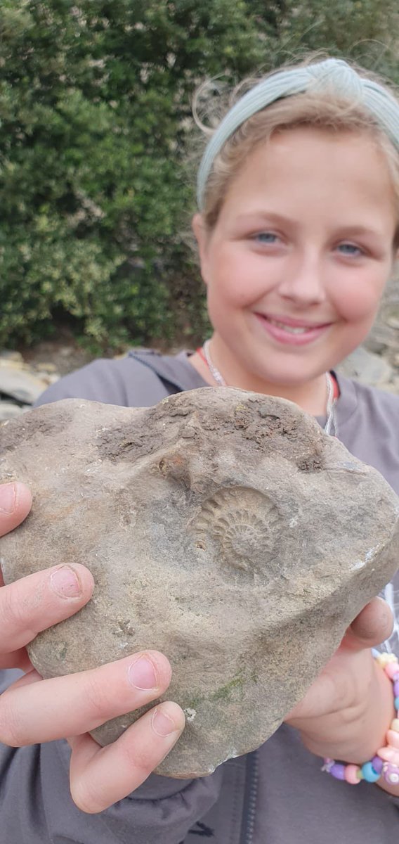One of two Yr7 Geography trips to Fossil Beach this week. We walked from school, stopped on the banks of the River Severn to discuss the landscape features, produce annotated field sketches and learnt about the amazing geology in the cliffs. Then FOSSIL HUNTING!!! <a href="/WyedeanSchool/">Wyedean School & Sixth form centre</a>
