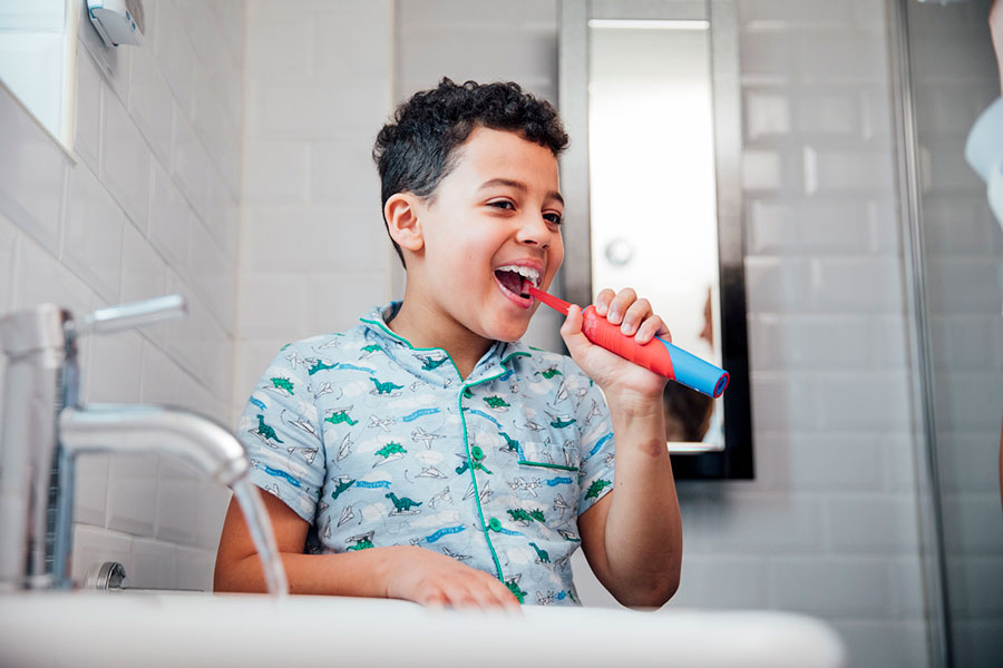 ClintonDentalC's tweet photo. How old should a child be before using an electric toothbrush? How young is too young? Let’s explore the facts to find the right option for your child.
https://t.co/XToQXAJ36C https://t.co/SB65nTGQDA
