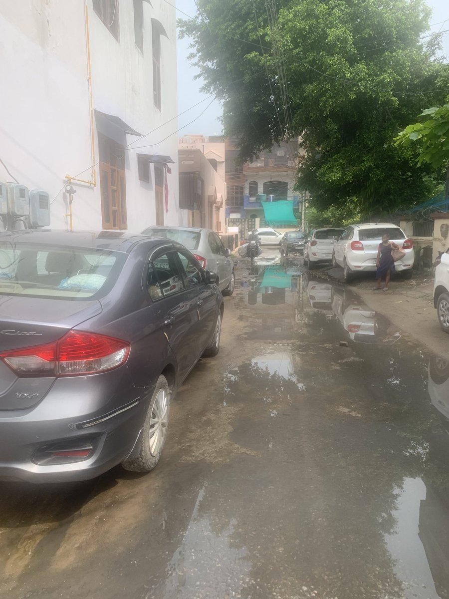 #सैनिक_कालोनी_फरीदाबाद_
#चारो_ओर_बस_सीवरजल_घरों_में_कैद_जिंदगी अब तो निगम को भी पता होगा सैनिक कालोनी में सीवर पाइप साईज से ज्यादा तो फ्लैटों के सीवर कनेक्शन बेच दिए हैं, लेकिन अब जिम्मेदार_कौन? <a href="/cmohry/">CMO Haryana</a> <a href="/KPGBJP/">Krishan Pal Gurjar</a> <a href="/MCF_Faridabad/">Municipal Corporation of Faridabad</a> <a href="/SeemaTrikha_BJP/">Seema Trikha</a>