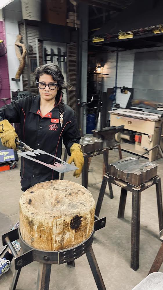 CreatiVets1's tweet photo. More fun in Chicago! Some really incredible skills are being learned this week. Stay tuned for more updates🇺🇸🤍 @artinstitutechi @saicpics 
#veteranart #creativets #healing #storytelling #artinstituteofchicago #art https://t.co/3p2PcreMnq