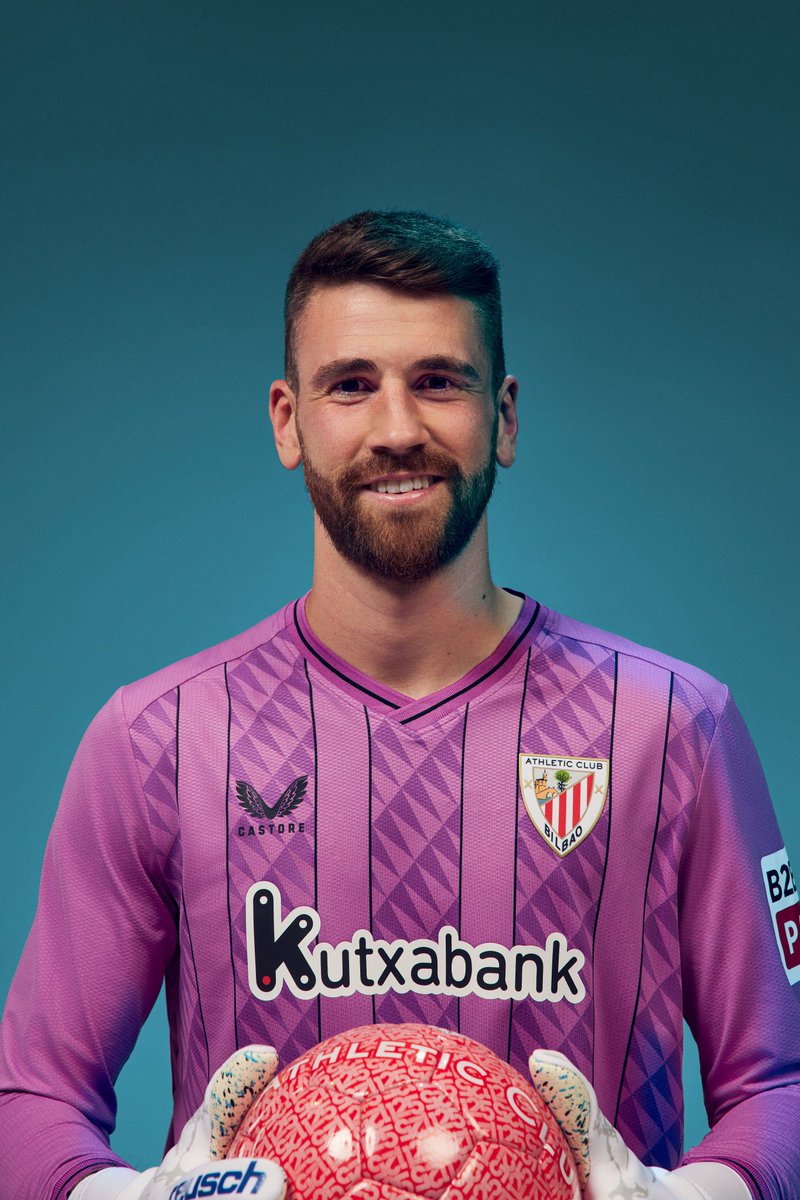 eriiccjm's tweet photo. 💙 2° EQUIPACIÓN DEL @AthleticClub 💙

- Detalles del 🦁 típico de los 'zurigorri' por toda la 'zamarra' que dan un sentimiento de unión.

- En la 2° equipación de portero seguimos viendo el detalle de la estructura exterior de San Mamés aunque está vez en color violeta.

🔝 https://t.co/RMGGJJtTxb