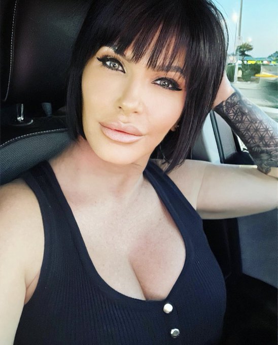 Make someone smile today. But be sure it&rsquo;s YOU FIRST tho!! 💛😊💛 https://t.co/h88T81tA7G<a href="/tag/family"class="tags"><span>#family</span></a><a href="/tag/goodtimes"class="tags"><span>#goodtimes</span></a><a href="/tag/weddingcrashers"class="tags"><span>#weddingcrashers</span></a><a href="/tag/lotsofla"class="tags"><span>#lotsofla</span></a>