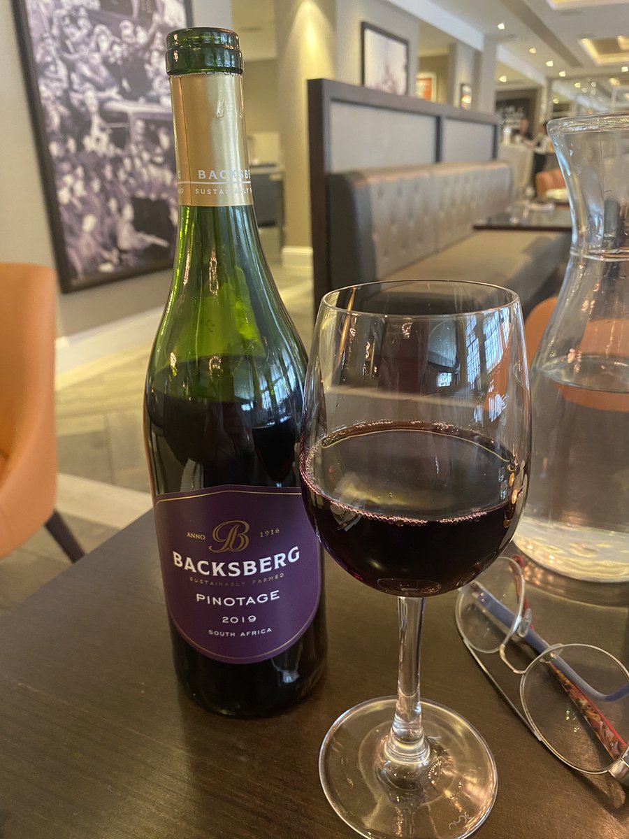 Starting the evening with an environmentally friendly South African 🇿🇦 🍷 
Love a drop of <a href="/Backsberg/">Backsberg</a> Pinotage <a href="/VictoryServices/">Victory Services Club</a>