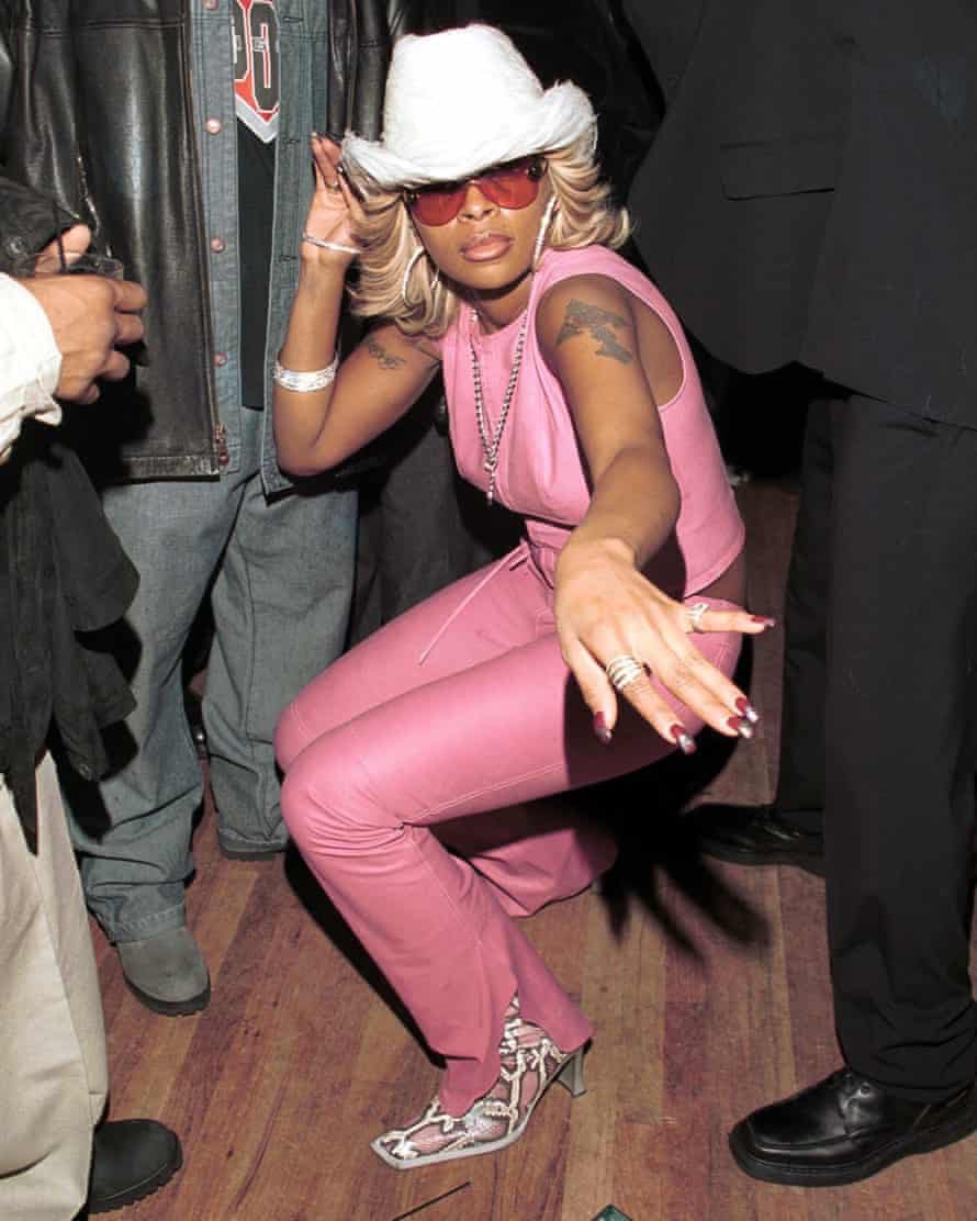 ieatcha's tweet photo. “I don’t really like country music”

me anytime neon moon comes on: https://t.co/qZV64U3m9X