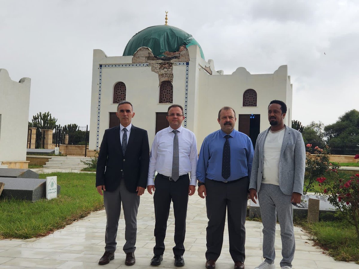 TC_AddisAbabaBE's tweet photo. Tigray bölgesini ziyaretimizde TİKA tarafından restore edilen Necaşi Türbesini de ziyaret ettik. @Tika_Turkiye 

During our visit to Tigray, we visited the Tomb of King Najashi, restored by TİKA. @tika_english1 https://t.co/Md7ShUg77J