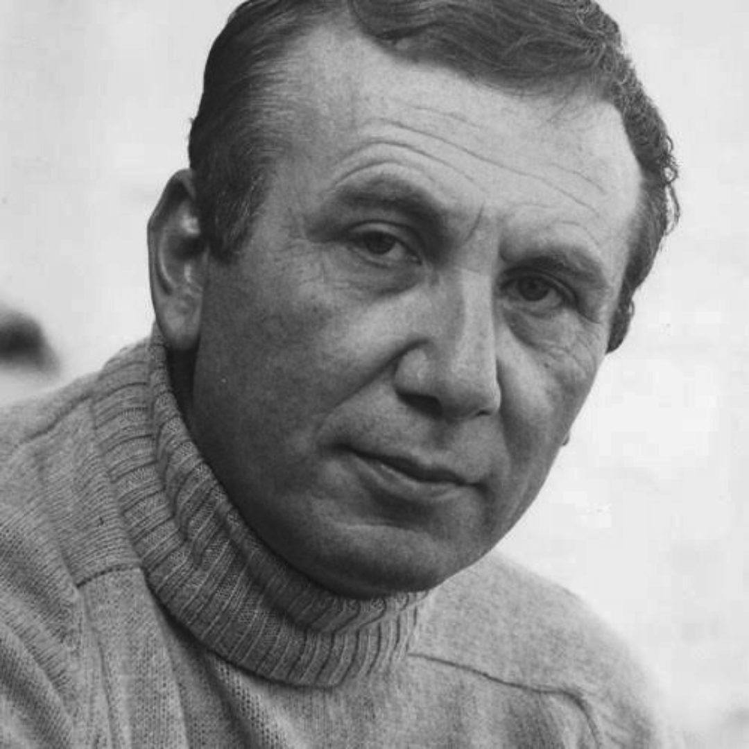 philosophors's tweet photo. “If you want to kill somebody, conquer his heart, then leave slowly and leave them between death and madness.”

— Nizar Qabbani https://t.co/Xs4uF26HFP