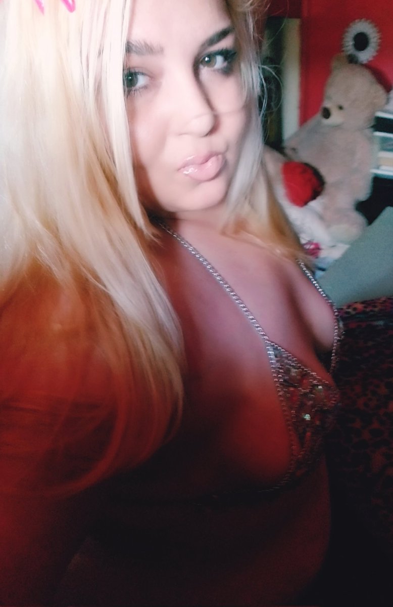 Fox3xo's tweet photo. Hey guysss. Im doing a free 7 day trial for my #onlyfans 😎😘 limited time. #blonde #nudes #dildos #thick #sexy #content #freecontent #freeonlyfans #titties #juicy #wetgirl  #piercings #sucking  
Link below . Dont forget to show me love 🥰

https://t.co/7rVgR9XaUU https://t.co/K3dAGiwYKR