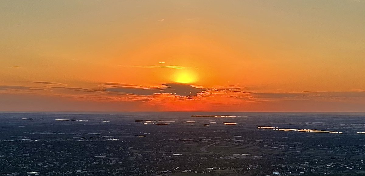 Good morning sunrise #goodmorning #sunrise #photo #pic #riseandshine #morningtime #viewfromtheair #morning #aerialpic #aerialphotography