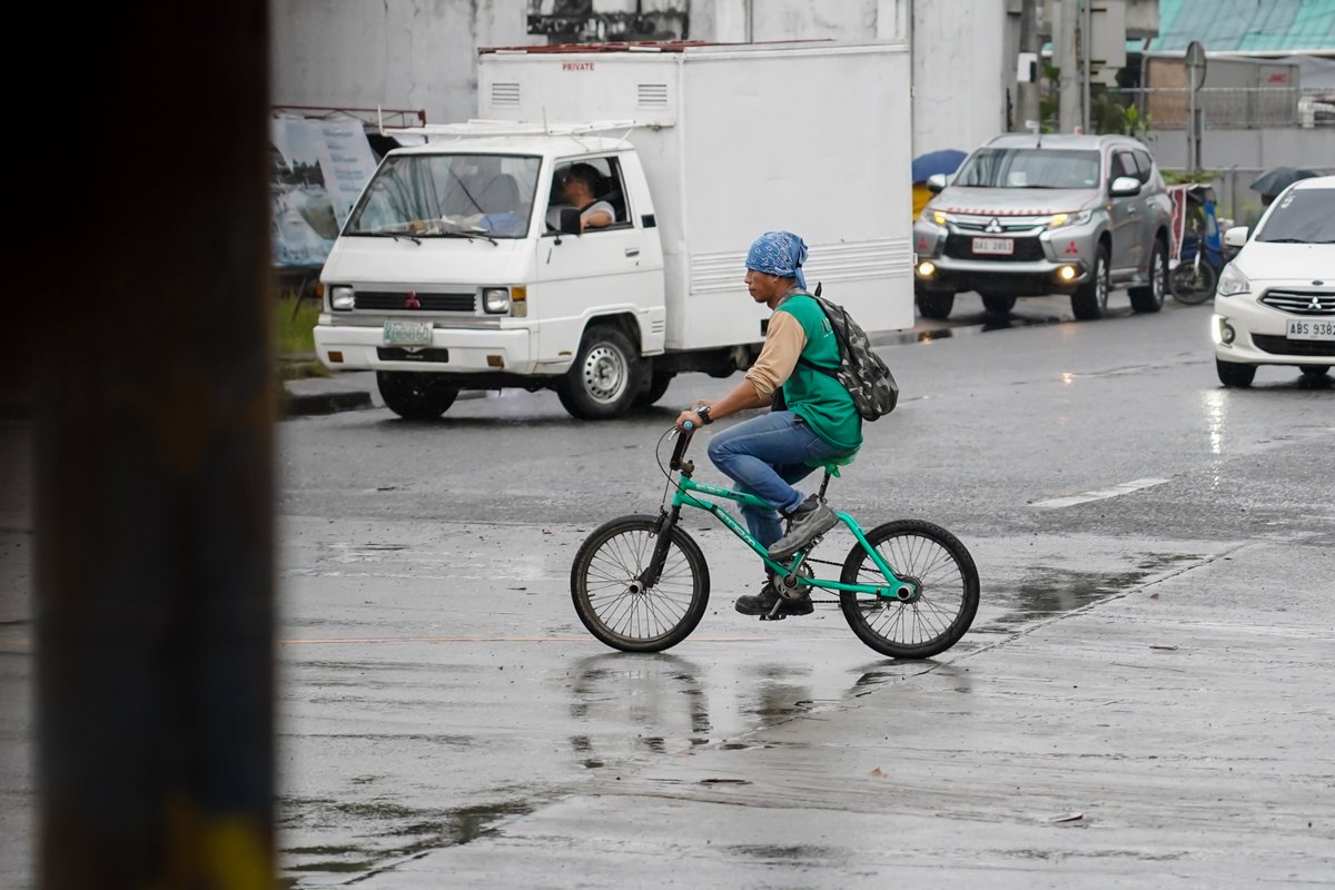 350Pilipinas's tweet photo. Photos from #BilangSiklista at Iloilo City last Thursday, July 13, 2023. We hope more cities around the PH will soon count people riding on bicycles. 📷: Diana Zoned Fillms
#BilangSiklista
#MobilityAwards https://t.co/bxlx7cTlPn