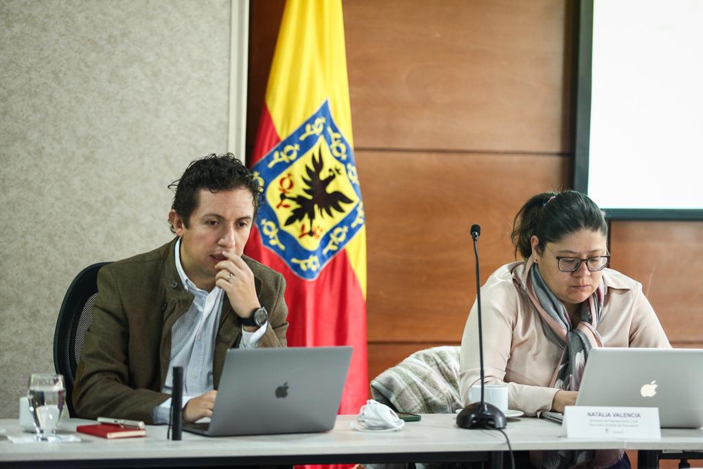 Con nuestro POT, Bogotá está  reverdeciendo, juntos vamos a lograr que  la calle 26, Chapinero, Reencuentro, calle 72, Rionegro, Zibo, Borde Usme, disfruten de zonas verdes más amigables que mejorarán la calidad de vida de todos los vecinos y vecinas de estos sectores.