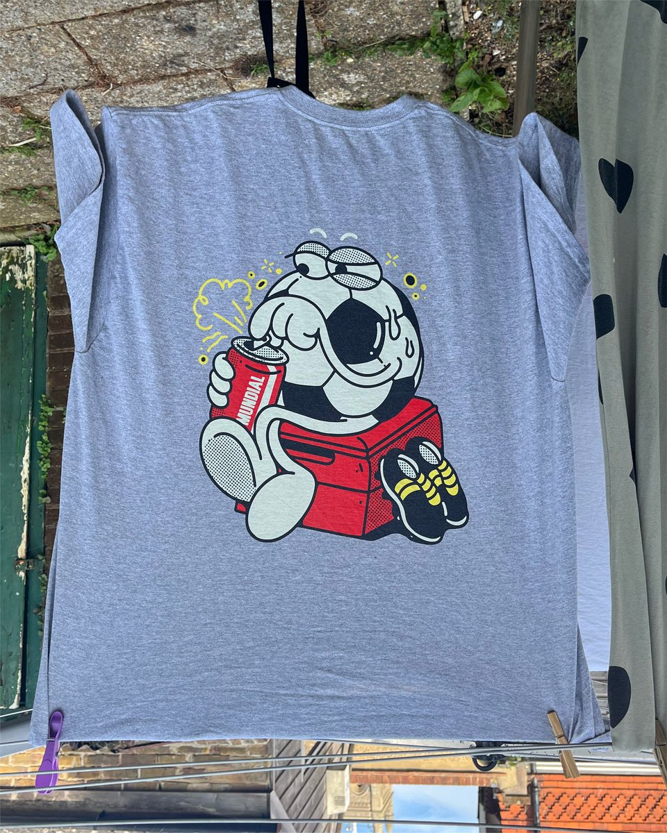 matchdaybrewery's tweet photo. New Earl E. Kickoff tee available exclusively via the good people at @MundialMag ⚽️🍺 https://t.co/5uqBe7sc4M