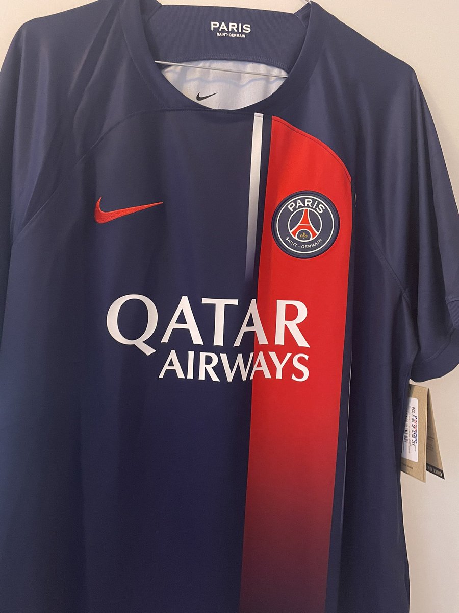 AFS_Belgium's tweet photo. 🚨SHIRT DROP🚨
The PSG 23/24 home shirt is now available for €64! 

➡️ https://t.co/YYbDWh0BwG https://t.co/s64g3FWakv