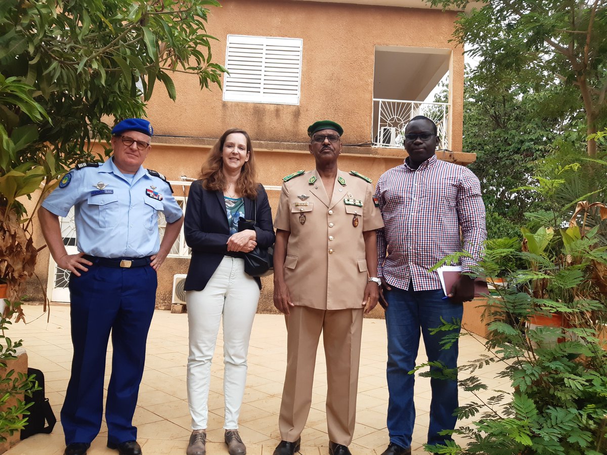 Réunion  de prise de contact de la Cheffe de Mission EUCAP Sahel Niger, Dr Katja  DOMINIK, avec la Haute Autorité à la Consolidation de la Paix (HACP)

Lire plus : rb.gy/8m20e

#Niger #Paix #Sécurité
@EucapSahelNiger