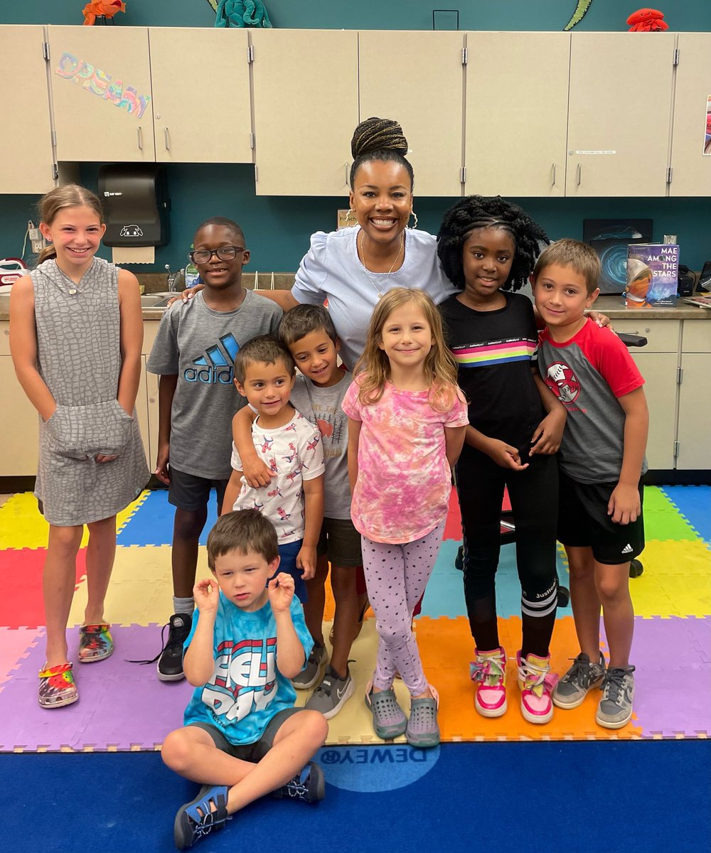SharondaRose_'s tweet photo. Look at these sweet faces! I had the best time again this morning reading to my sweet babies. Iโm so thankful to do what I love! #newschoolyearloading #joyfulleader โค๏ธ๐ฅฐ https://t.co/RCuUDe079i