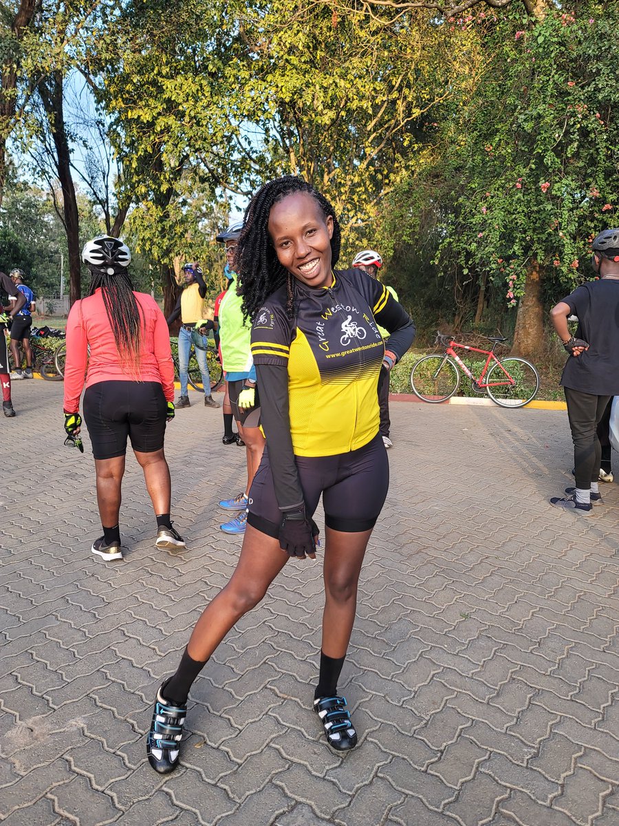 SigeyWendy's tweet photo. Tuesday is a cycling day. Short rides less than 40kms. Remember to share the road. I cycle with Mama Cycling. https://t.co/821aakHkPB