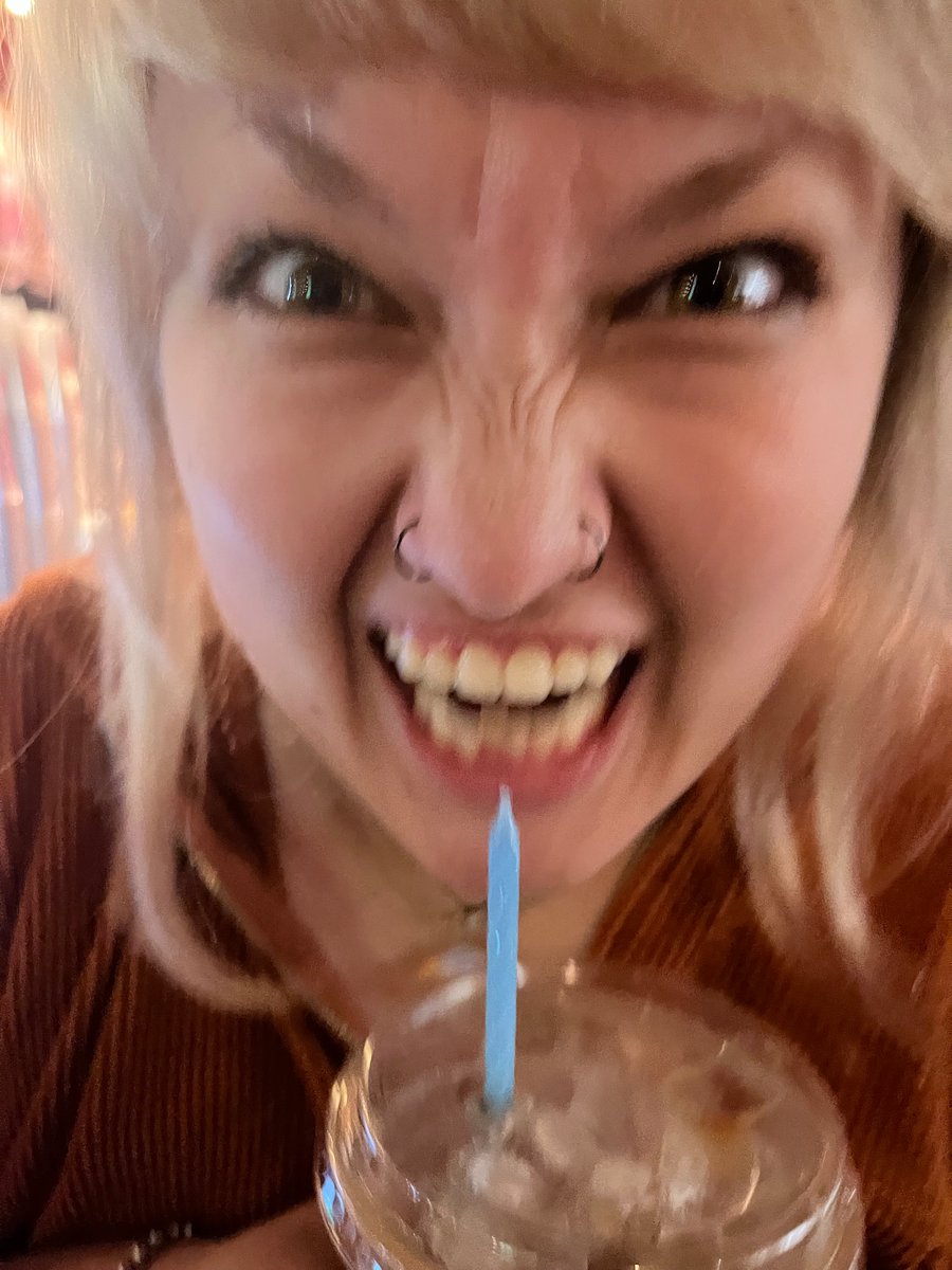 CandacePaige__'s tweet photo. @NoContextHumans It’s my coworkers bday! https://t.co/Dig65GfWna
