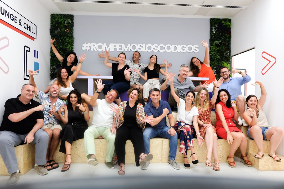 ThureauG's tweet photo. Hoy nos reunimos con todas las entidades de la #RedF5 en el nuevo espacio de @FactoriaF5 y @somosf5_ en Madrid. Un increíble equipo capaz de combinar profesionalismo, ambición y entusiasmo. ¡El modelo F5 tiene futuro! #EncuentroRedF5 https://t.co/fYfjhghX2r