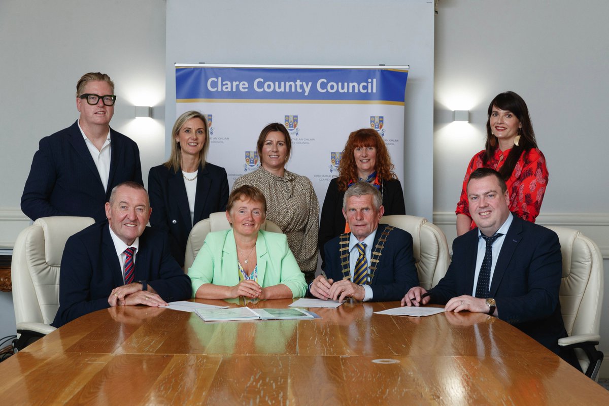 dunphycomms's tweet photo. Contracts were signed today for the design of the ‘One Shannon Hub’, which will combine a town hall, an adaptable performance and community space, library, and flexible co-working spaces in the heart of Clare’s second largest town.
Details - https://t.co/I04vykrezV
#Project2040 https://t.co/eYZDt3VkdA