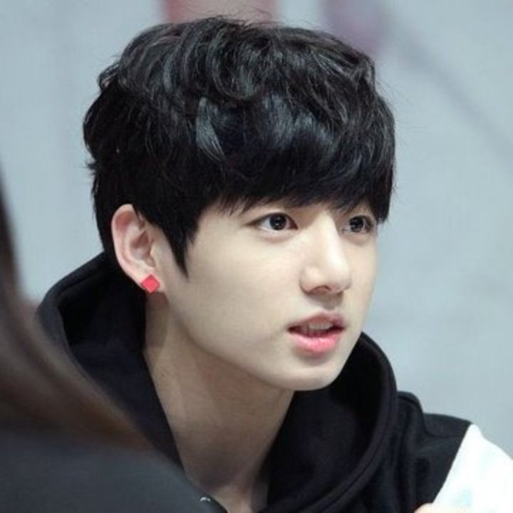 AdmSabrina_'s tweet photo. Sim meus amores , é o mesmo Jungkook 
Ele n mudou lindo ,só ficou cada vez mais lindo n é mesmo ? https://t.co/aoK67gqizc