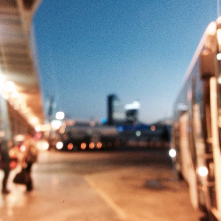 normal vedalaşırken -  sarılmayı sona bıraktığım kişiye gelince