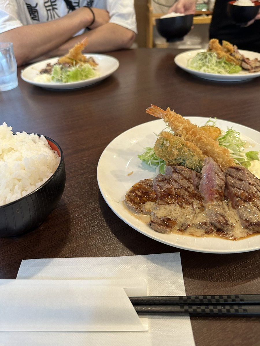 yaminotami's tweet photo. 日本橋　さかえ
ランチ900円でこのボリューム🍖　
味　コスパ最強店💪 https://t.co/eBSLpJcvAs