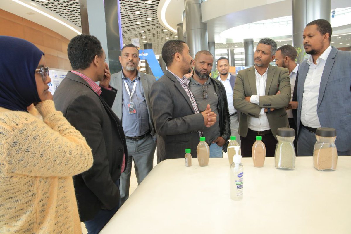 FMoHealth's tweet photo. የሀረሪ ክልል ጤና ቢሮ ኃላፊዎችና ሰራተኞች የጤና አውደ-ርዕዩን ጎበኙ።
#nextgenerationhealth2023
https://t.co/FEQNpL8eYK https://t.co/bgCu1KBxa9
