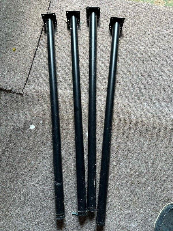 OFFER: Table legs (Yardley Gobion NN12) ilovefreegle.org/message/100942…
