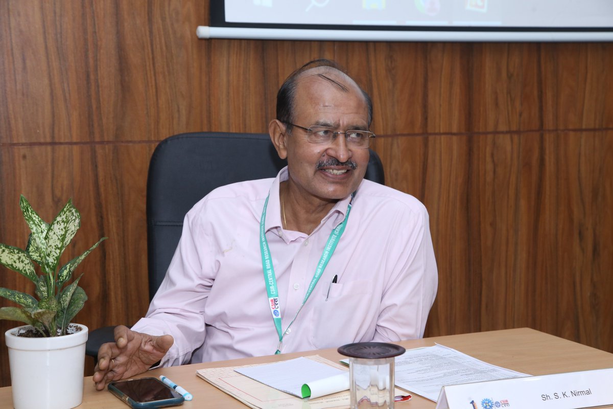 CSIRCRRI's tweet photo. #InnovativeMaterials & #MachineryforRoad #InfrastructureConstruction and #Maintenance, led by Sh. S. K. Nirmal, SG IRC, showcased #transformativeapproaches.
#IndustryMeet #OneWeekOneLab #OWOL #CSIRCRRI #SteelSlagTechnology #InfrastructureDevelopment #Innovation #WasteToWealth https://t.co/gPvdpAu9io