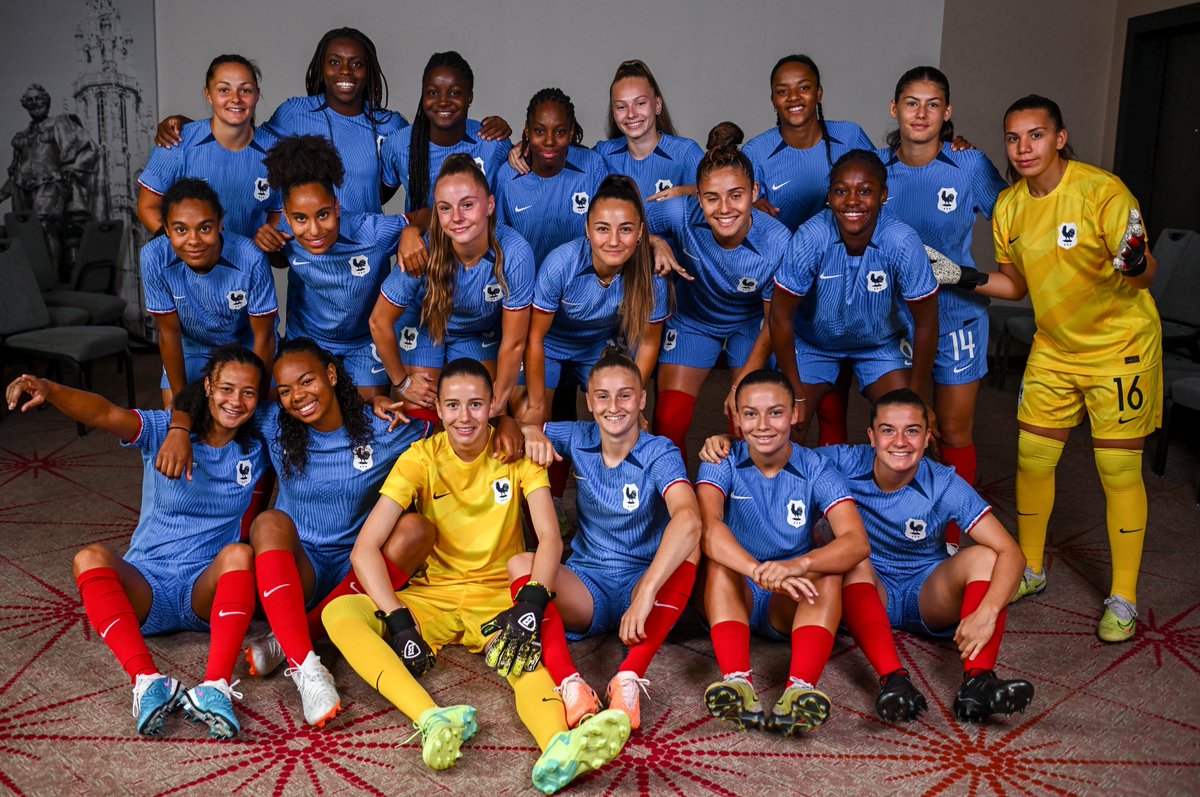 WEURO's tweet photo. 𝑺𝒒𝒖𝒂𝒅 𝒈𝒐𝒂𝒍𝒔 🇫🇷🔥

Les Bleues secure their first 3 points of the competition with an opening day W over Czechia  🙌

#U19WEURO | @equipedefranceF