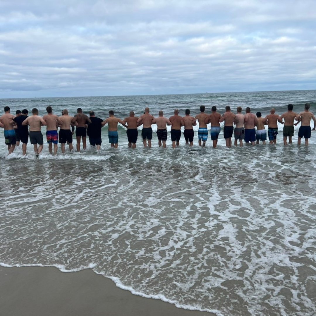 mofrising's tweet photo. A CHAIN is only as strong as its weakest link.  Man On FIRE - forming unbreakable bonds that support, challenge &amp; hold each other to living with passion, power &amp; purpose.  

#manonfirerising #davidmehler #support #challenge #brotherhood https://t.co/EAME1UOxj1