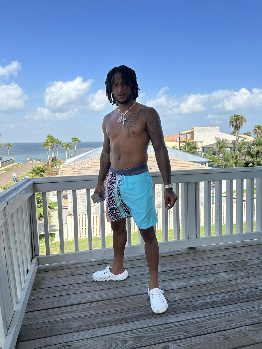 Vertrainnn_'s tweet image. Nigga it’s too much shi going on, if it’s $2 nigga, pay me my money‼️💰 #MyBday #OGStatus #Big25 🎈