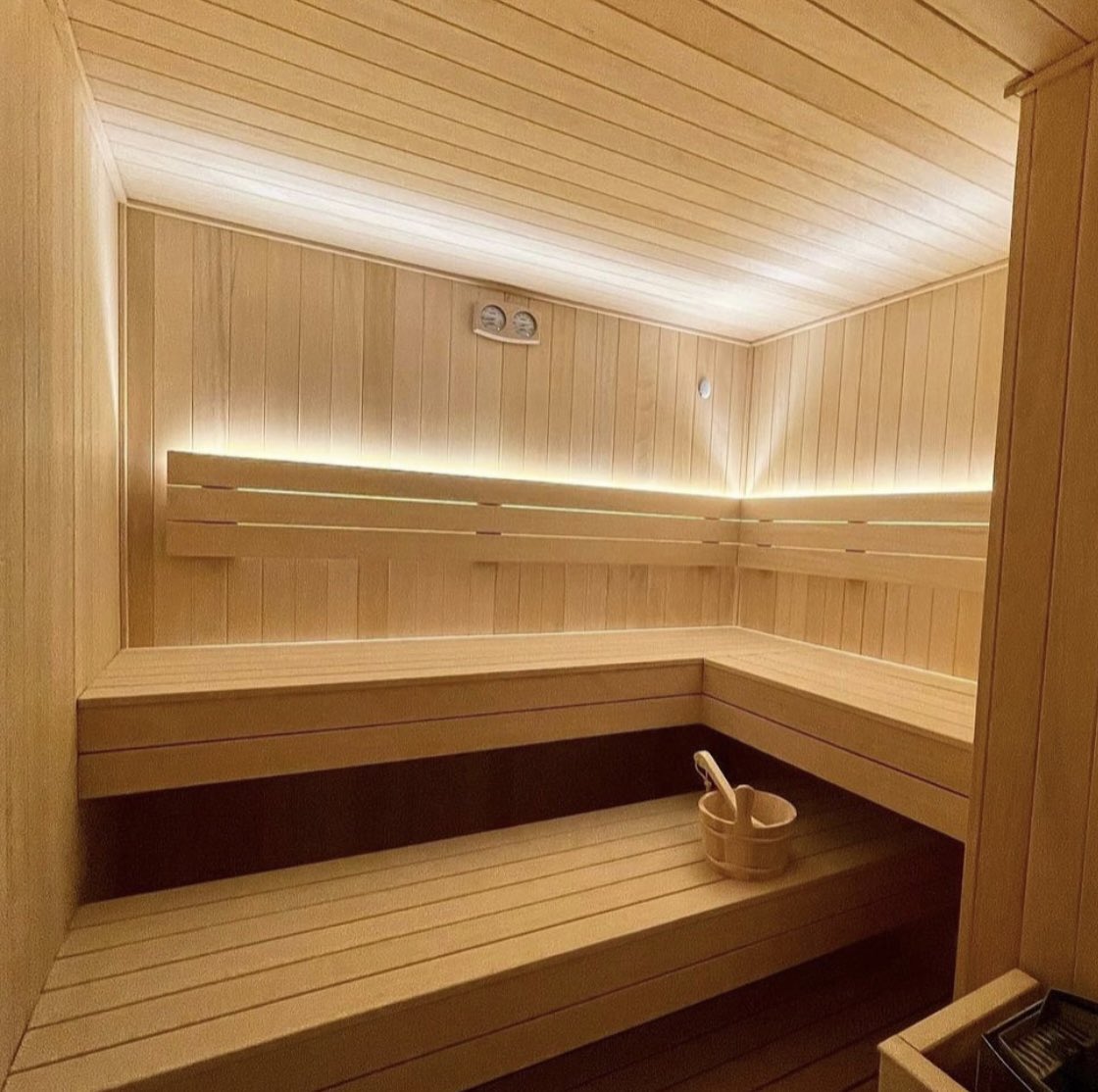 accurateind's tweet image. Lighting can make all the difference in your sauna experience 🔆

It’s the perfect way to highlight all the beautiful details within a sauna!