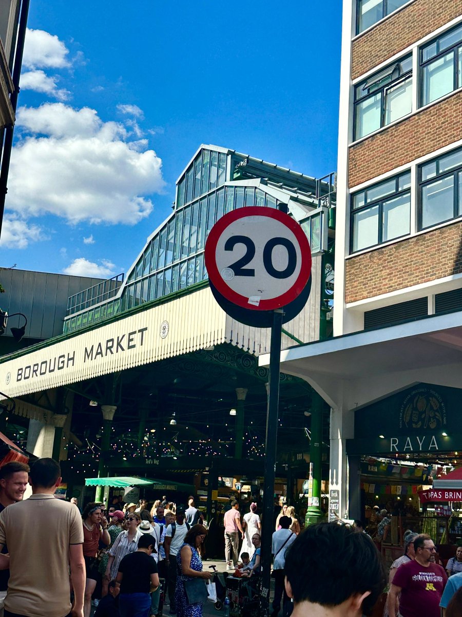 BanffVolunteer's tweet photo. Explore Borough Market https://t.co/QPNejG72mb