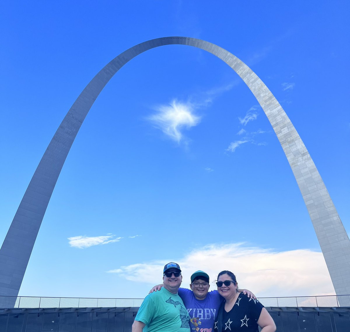 KazMisiewicz's tweet photo. A big THANK YOU to @katie314fischer and the @BankofAmerica #StLouis team for helping us get @GatewayArchSTL tram passes and guidance on places to go and things to do while we were visiting. #IWorkForBofA #PowerTo #sabbatical @Cardinals @SugarFireSmoke https://t.co/iArORAhrcX