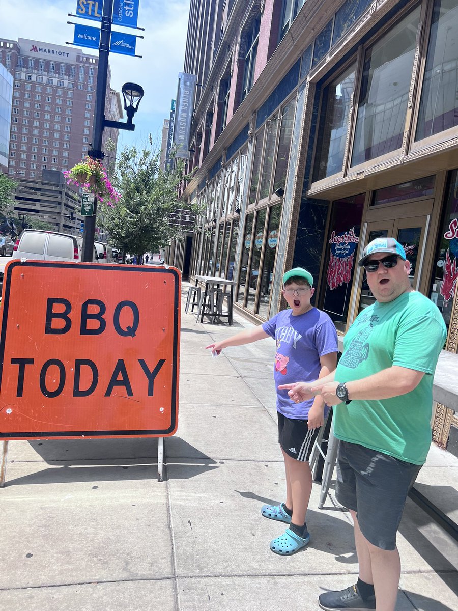 KazMisiewicz's tweet photo. A big THANK YOU to @katie314fischer and the @BankofAmerica #StLouis team for helping us get @GatewayArchSTL tram passes and guidance on places to go and things to do while we were visiting. #IWorkForBofA #PowerTo #sabbatical @Cardinals @SugarFireSmoke https://t.co/iArORAhrcX
