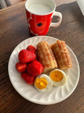 xopuje2014's tweet image. Start your day off right with a delicious pancake stack 🥞🥞. Fluffy, golden brown pancakes topped with your favorite fruits, maple syrup. Trust me, it's the perfect breakfast to fuel your day! #BreakfastIdeas #PancakeStack #DeliciousStart #MorningBoost