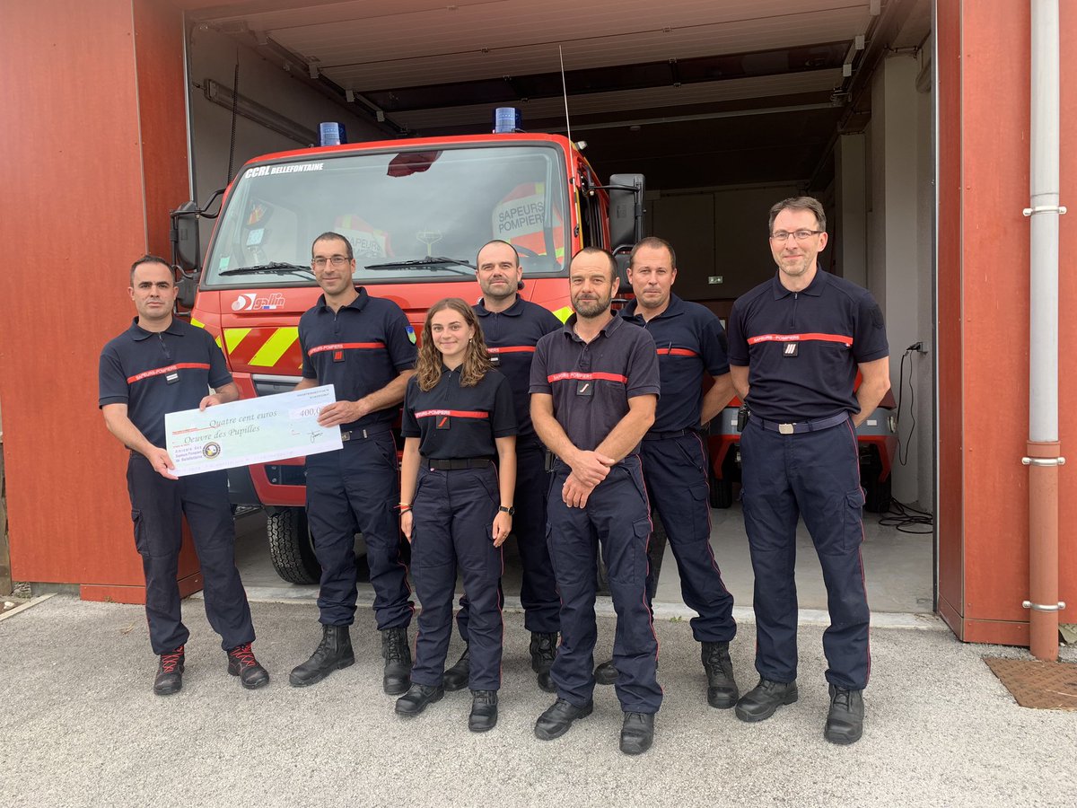 udsp_39's tweet photo. L’amicale des Pompiers 🚒 de Bellefontaine remet un don au président @Rondot_Raphael au profit de @OdpPompiers @PompiersFR ! Il fait suite à une vente de gobelets lors d’un bal cet été.MERCI ! 🙏🏻 @CyrilFournier39 @guyon_j @BoslandJP @GregoryAllione @ThomasP70091102 @AntoineGrs39 https://t.co/HXUXt9fPF2