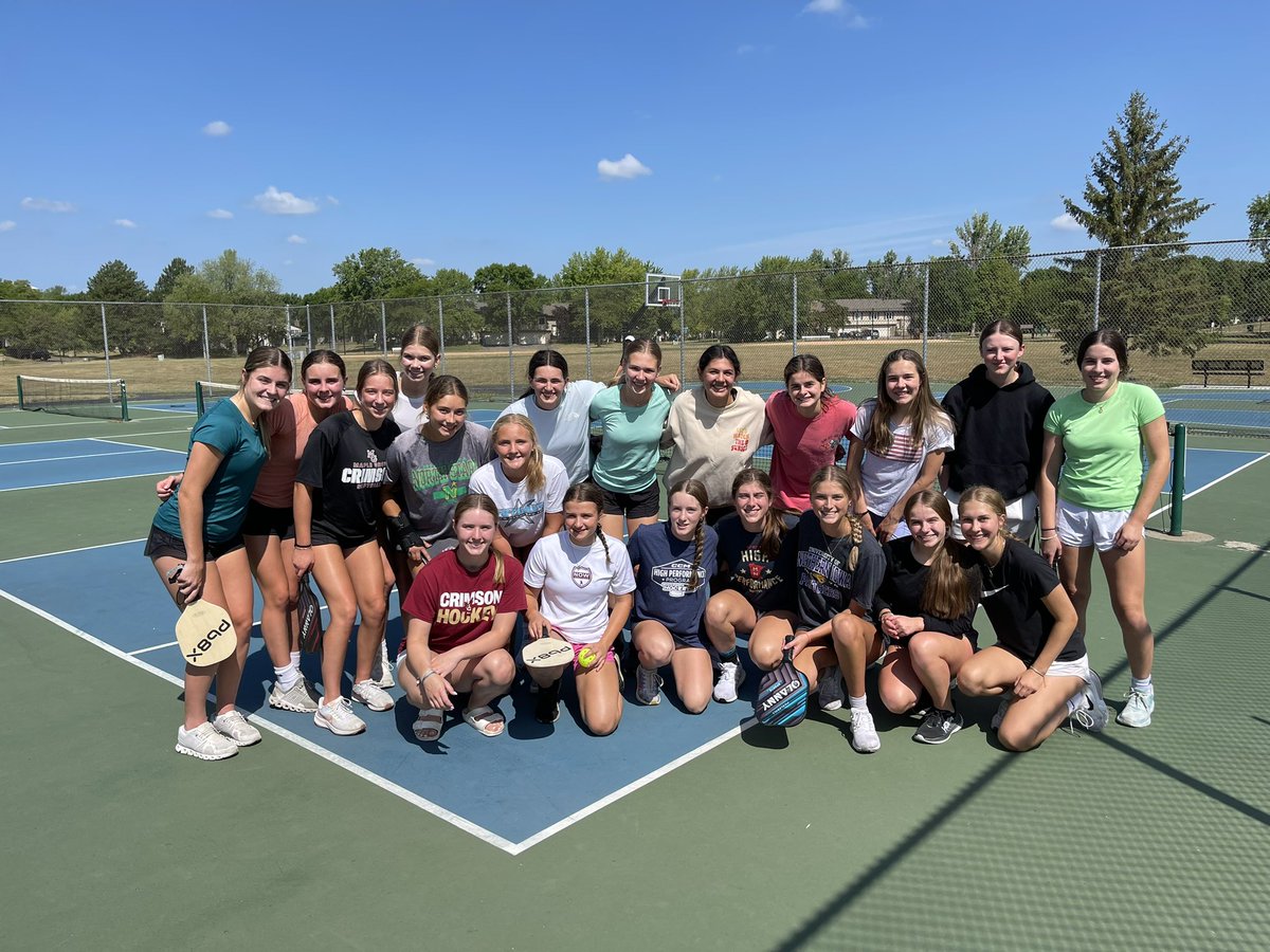 MGgirlshockey's tweet photo. Our Leadership group for @MG_Girls_Hockey This Summer has taken it upon themselves to get the Program Doing more Together Activities Pickle Ball Tournament today Spike Ball last week, hanging out in the backyard the week before Whats Next #CrimsonFamily
#Leaderslead @MGActivities https://t.co/qx40mzAZl8