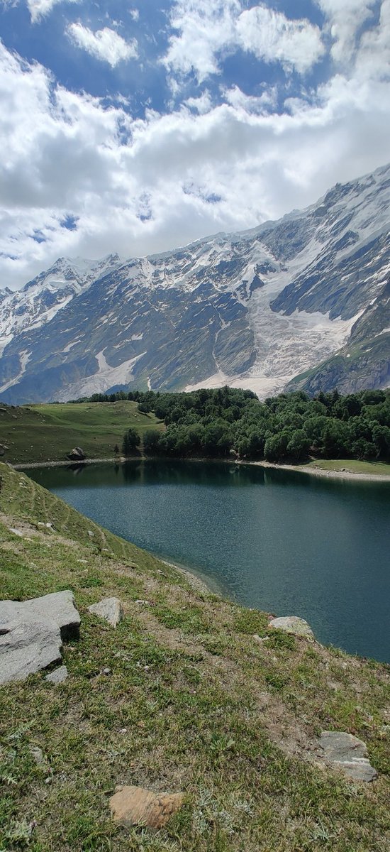 ehsan4QAU's tweet photo. Kutwal Lake, Laila peak is clearly shown in pictures. ❤️
#Kutwalvalley 
#Gilgit https://t.co/4APrSxr9Ot