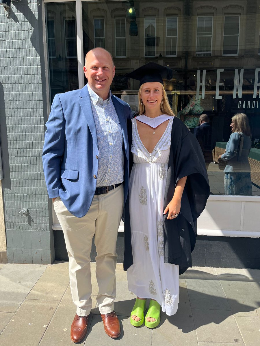 Proud Dad day, first graduation day of my two, @bethfarrow8 with a 2:1 in Pneuroscience #hardworkpaysoff #workhardplayhard #family