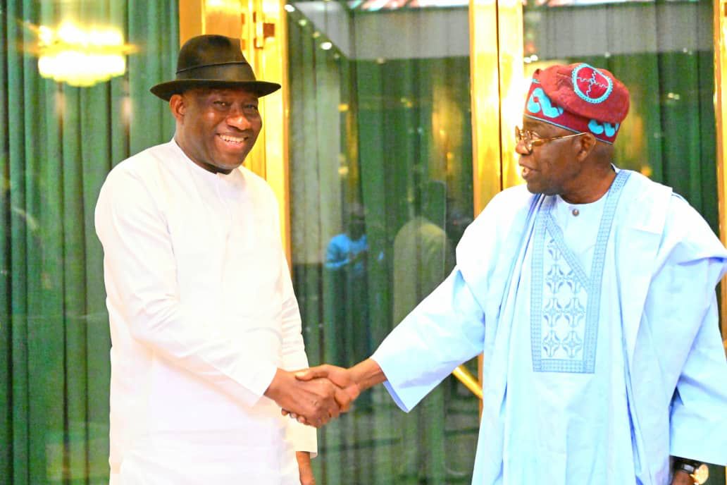DeeOneAyekooto's tweet image. Beautiful handshake 🤝