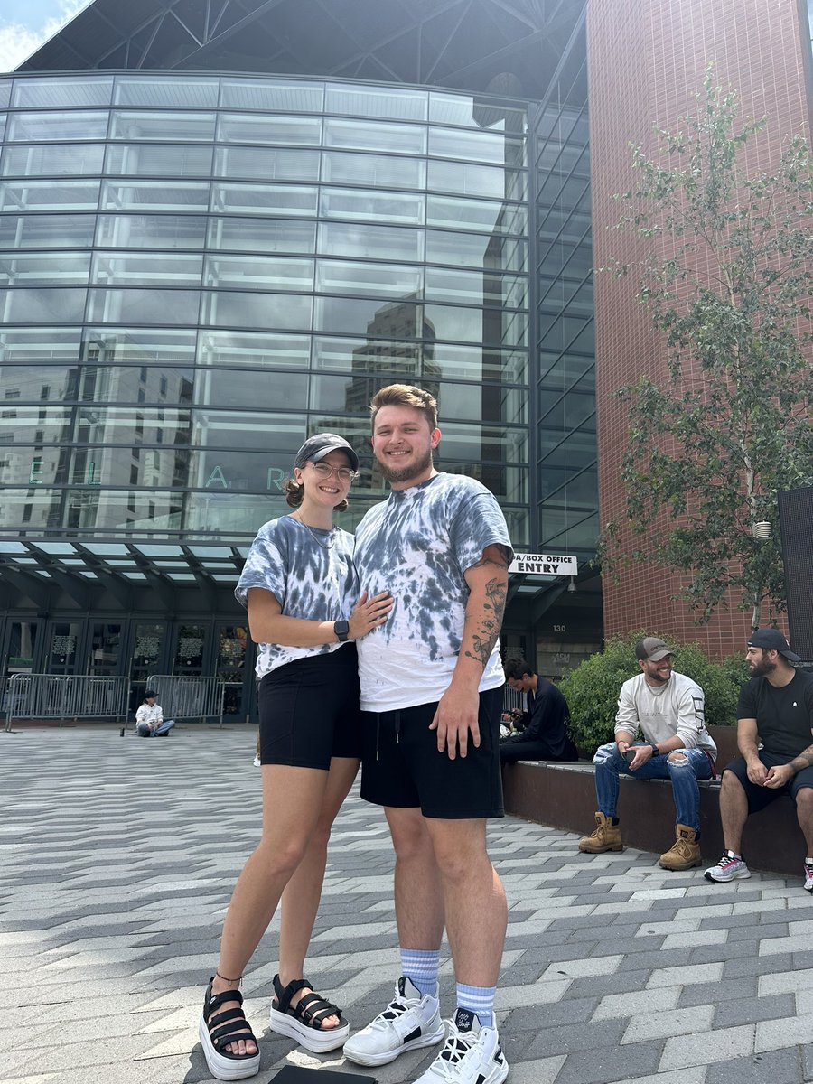 And now we wait! #HOPEtour 🖤

📍 Grand Rapids, MI